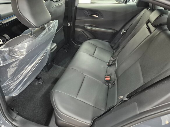 2025 Toyota Prius V (XW60), серый, 3769099 рублей - вид 12