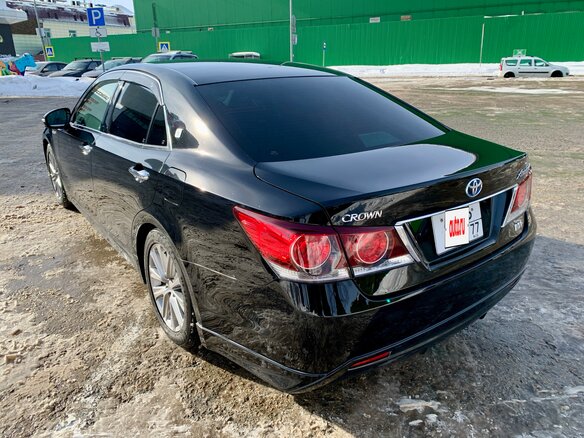 2015 Toyota Crown XIV (S210) Рестайлинг, чёрный, 2390000 рублей - вид 4
