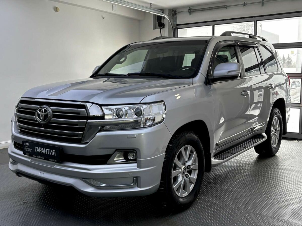 Toyota Land Cruiser 200 Series Рестайлинг 2
