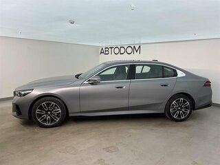2025 BMW 5 серии Long 530Li xDrive VIII (G60/G61/G68), серый, 9150000 рублей, вид 5