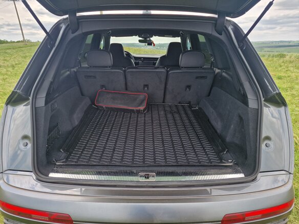 2020 Audi Q7 45 TDI II (4M) Рестайлинг, серый, 7100000 рублей - вид 9