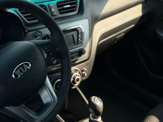 2014 Kia Rio III, чёрный, 795000 рублей, вид 5