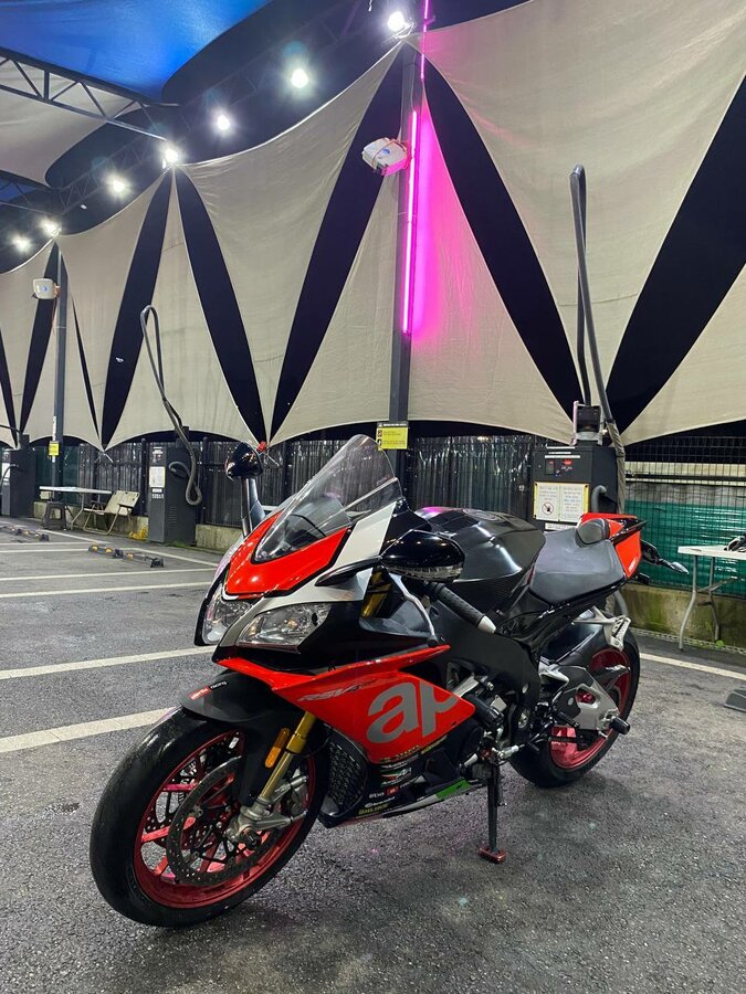 Aprilia RSV4