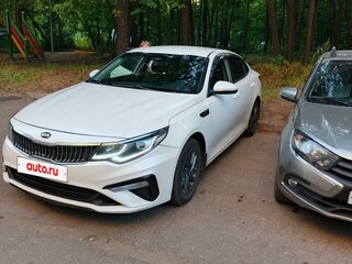 2018 Kia Optima IV Рестайлинг, белый, 950000 рублей, вид 1
