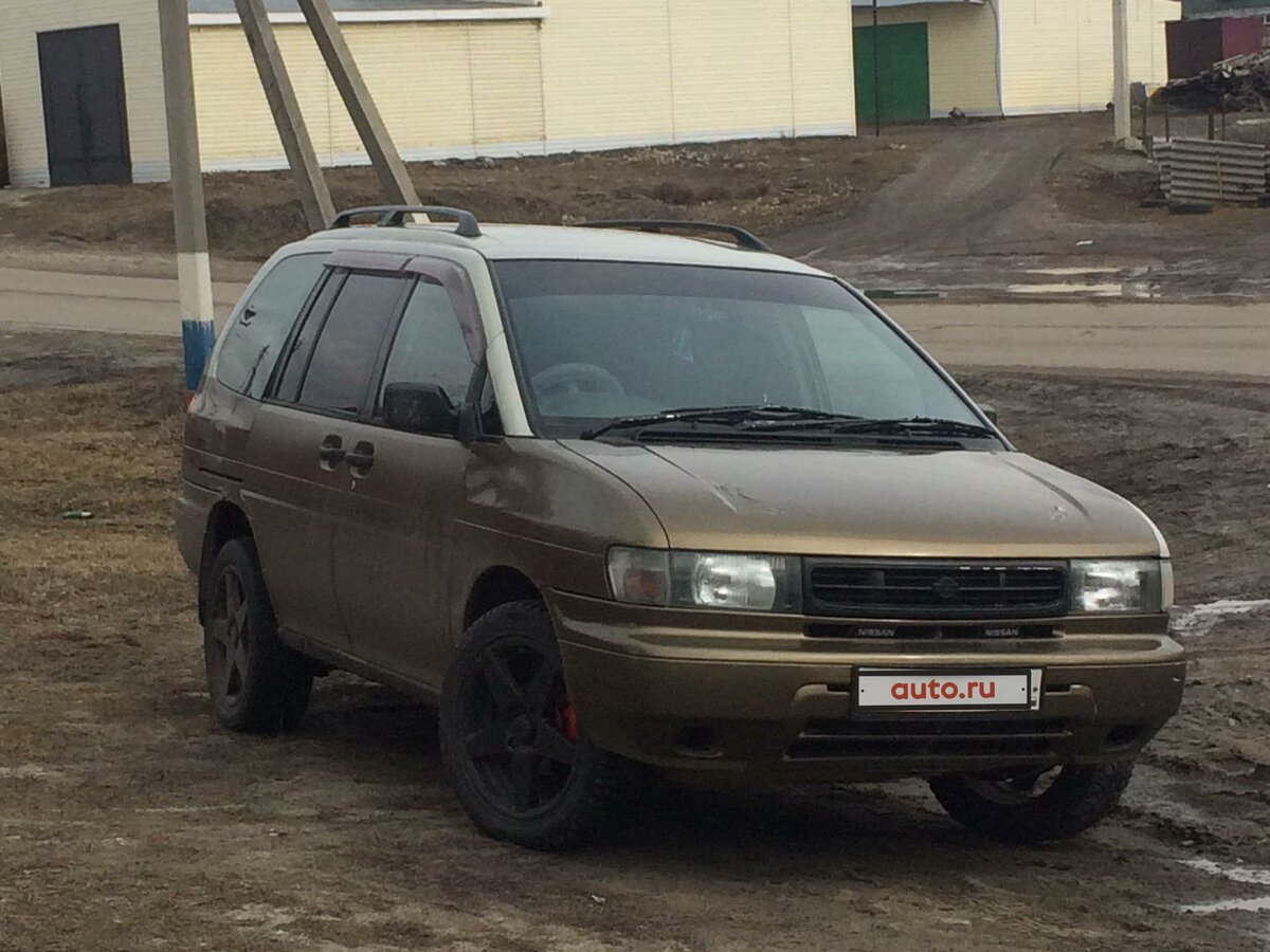 Nissan prairie m11