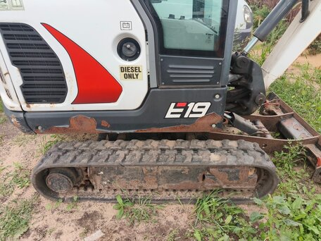 2018 Bobcat Гусеничные, белый, 3679906 рублей, вид 4