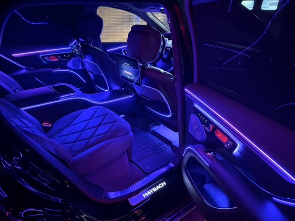 2024 Mercedes-Benz Maybach EQS SUV 680, чёрный, 22000000 рублей - вид 33