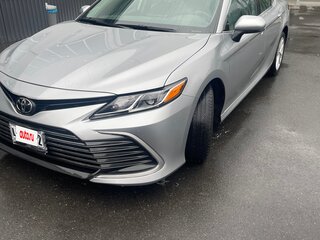 2021 Toyota Camry US Market VIII (XV70) Рестайлинг, серебристый, 1700000 рублей, вид 1