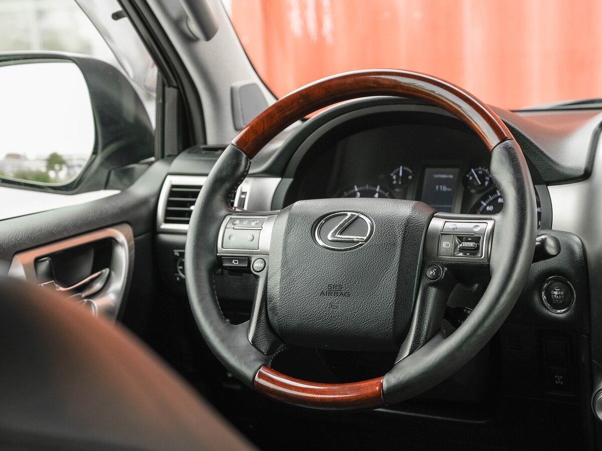 LEXUS GX - фото 9