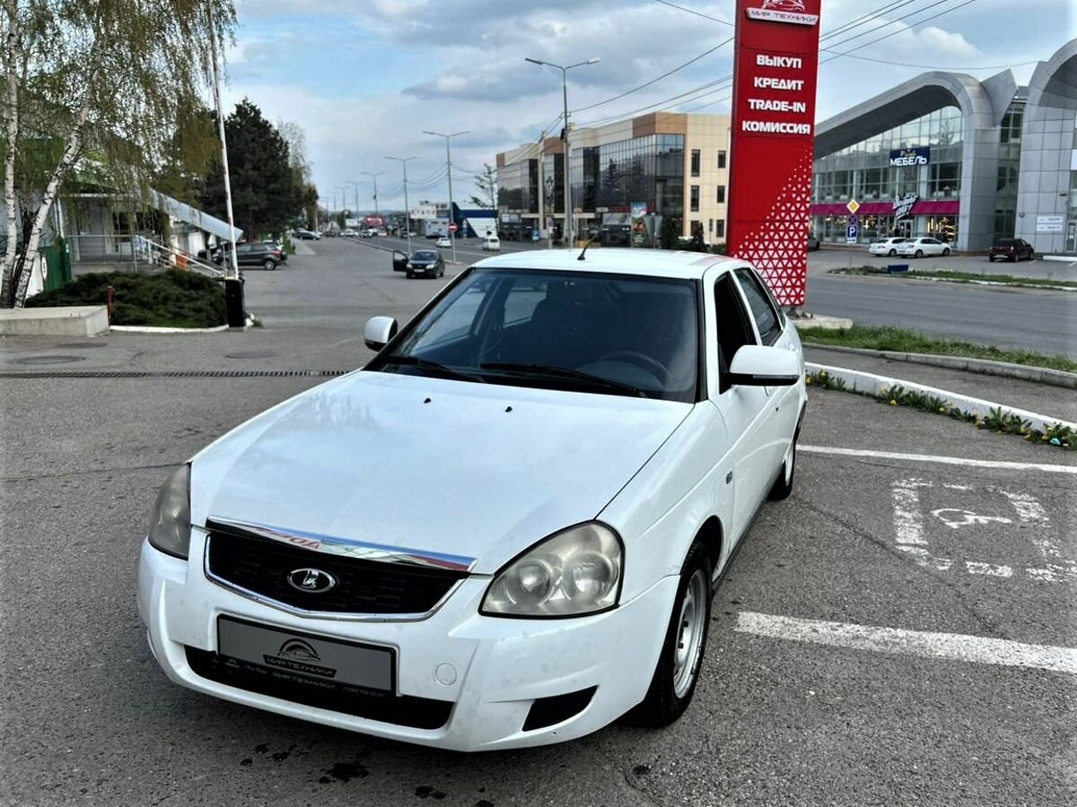 Купить б/у LADA (ВАЗ) Priora I 1.6 MT (98 л.с.) бензин механика в ...