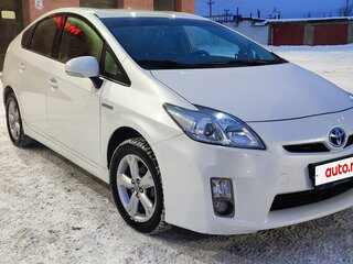 2010 Toyota Prius III (XW30), белый, 1300000 рублей, вид 1