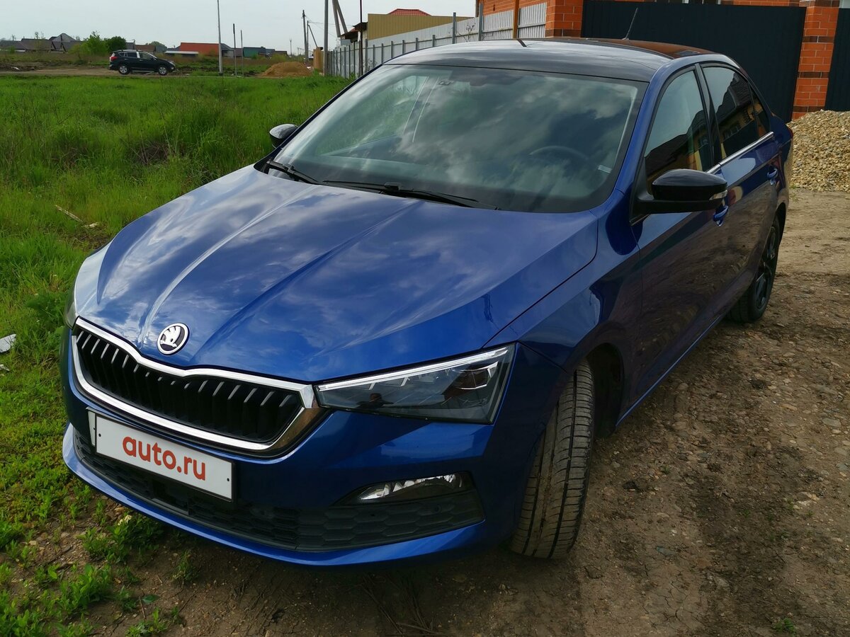 Skoda Rapid синий Reef