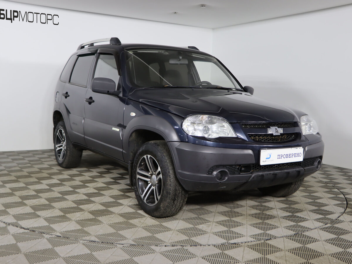 Chevrolet Niva 1 7 МТ 2012 чёрная