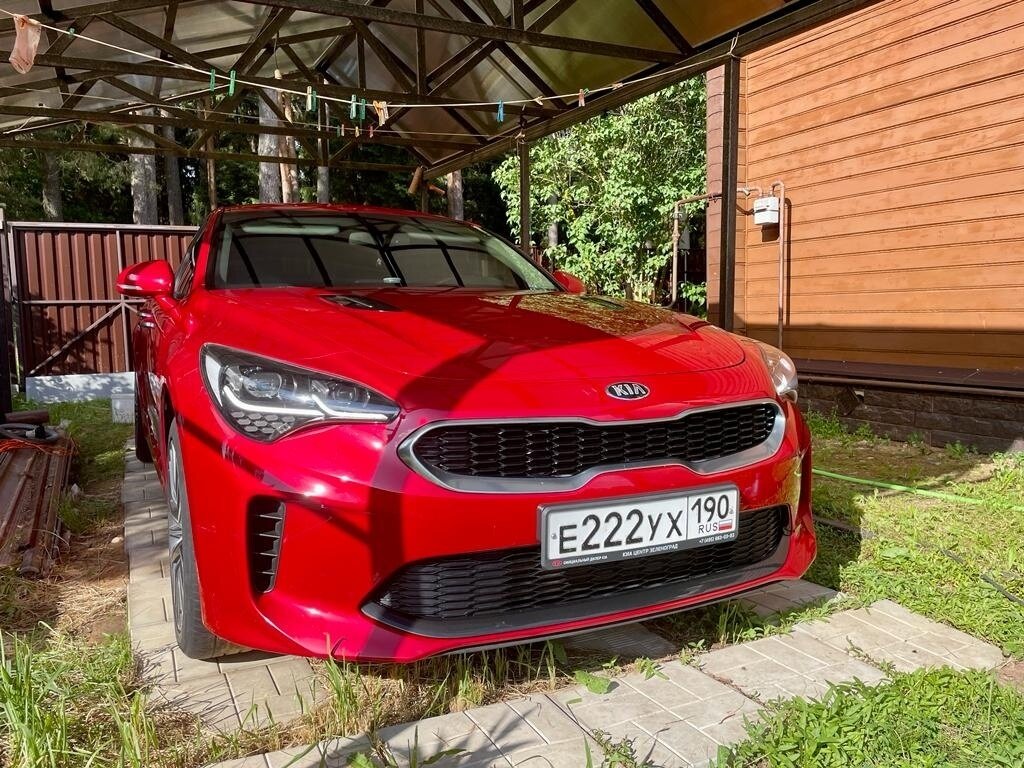 Киа стингер лифтбек