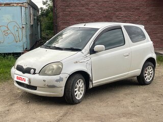 2001 Toyota Vitz I (P10), белый, 220000 рублей, вид 1