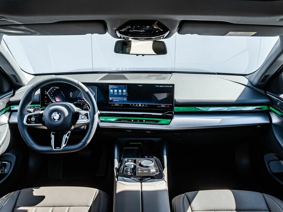 2025 BMW 5 серии 530Li xDrive VIII (G60/G61/G68), чёрный - вид 13