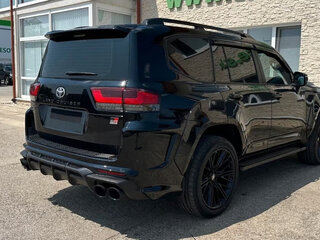 2023 Toyota Land Cruiser 300 Series, чёрный, 9050000 рублей, вид 4