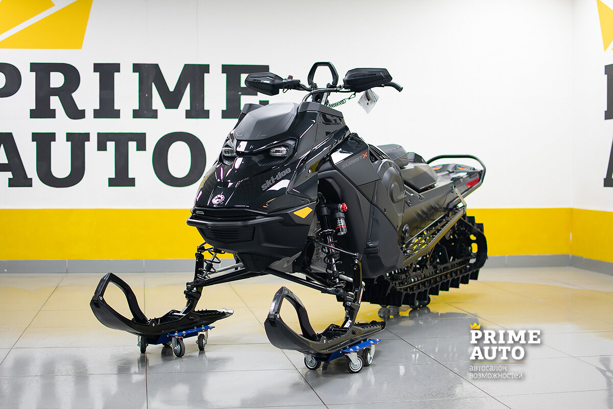 BRP Ski-Doo Summit 850