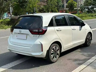 2021 Honda Fit IV, белый, 1250000 рублей, вид 3