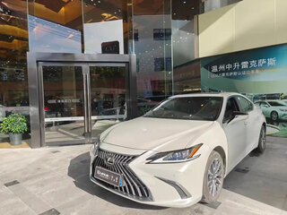 2024 Lexus ES 200 VII Рестайлинг, белый, 5465000 рублей, вид 1