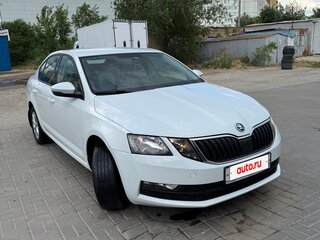 2019 Skoda Octavia III (A7) Рестайлинг, белый, 1485000 рублей, вид 3