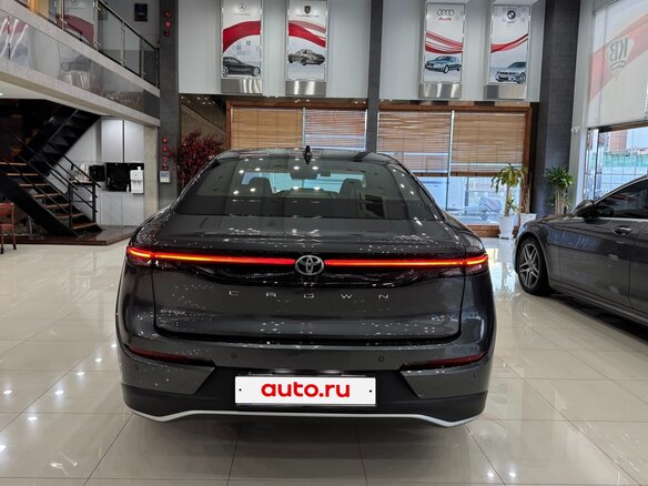 2024 Toyota Crown Crossover XVI (S230), чёрный, 6750000 рублей - вид 3