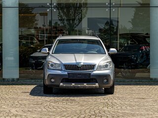 2012 Skoda Octavia Scout II (A5) Рестайлинг, серебристый, 995000 рублей, вид 2