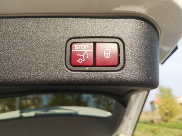 2015 Mercedes-Benz GLE 350 d I (W166), белый, 3800000 рублей - вид 17