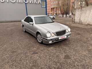 2000 Mercedes-Benz E-Класс 200 II (W210, S210) Рестайлинг, серебристый, 370000 рублей, вид 1