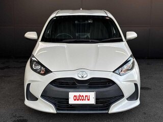 2022 Toyota Yaris IV, белый, 872000 рублей, вид 1