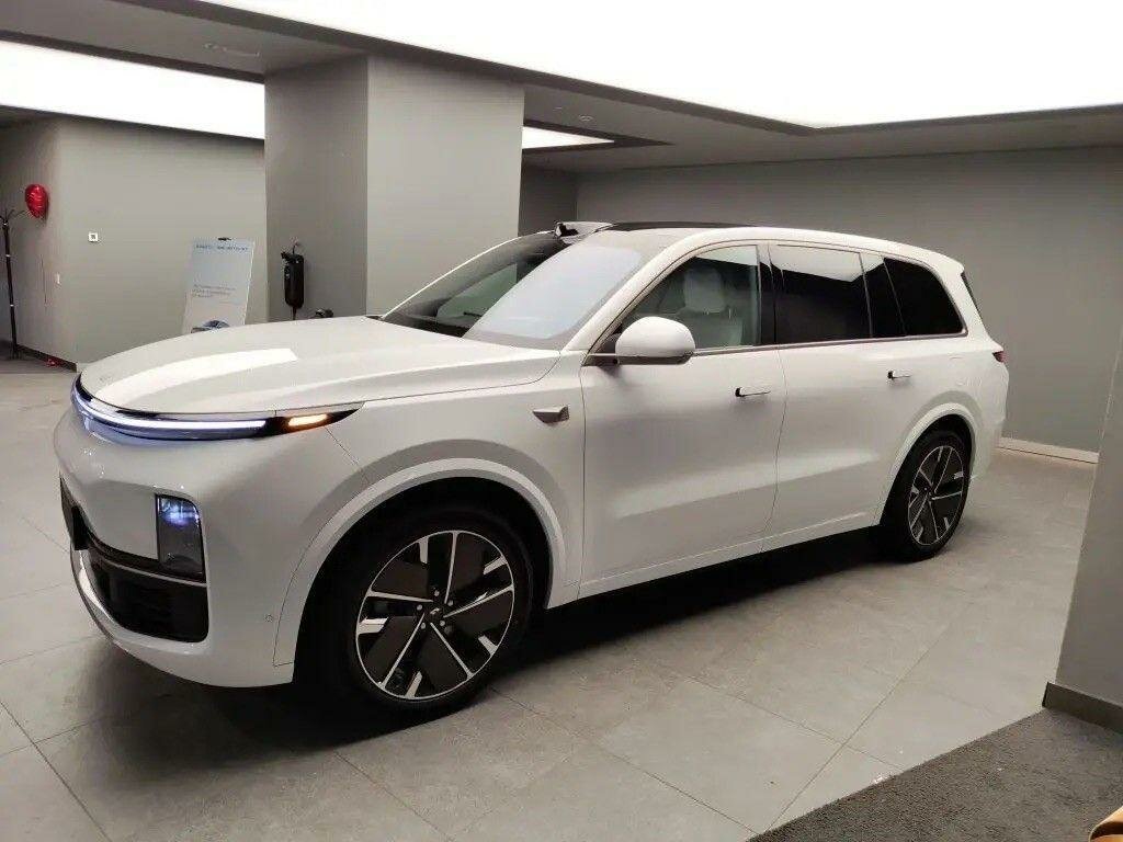 Li Auto (Lixiang) L9 52.3 kWh I Рестайлинг