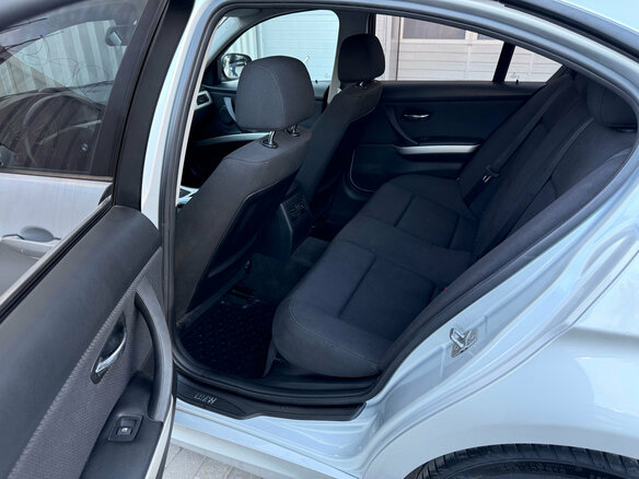 2011 BMW 3 серии 318i V (E90/E91/E92/E93) Рестайлинг, серебристый, 1045000 рублей - вид 13