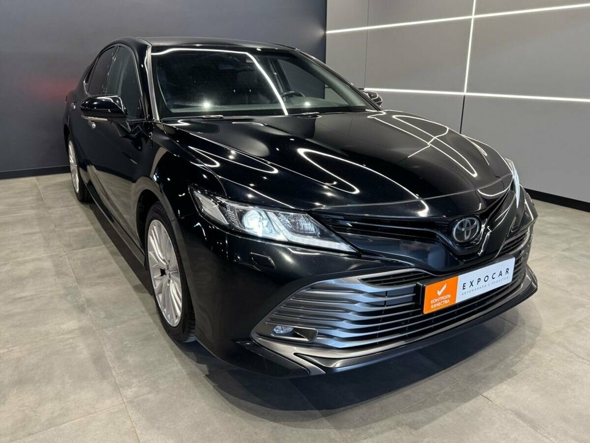 Toyota Camry VIII (XV70)