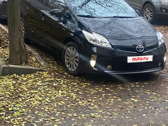 2012 Toyota Prius III Рестайлинг (XW30), чёрный, 1050000 рублей - вид 1