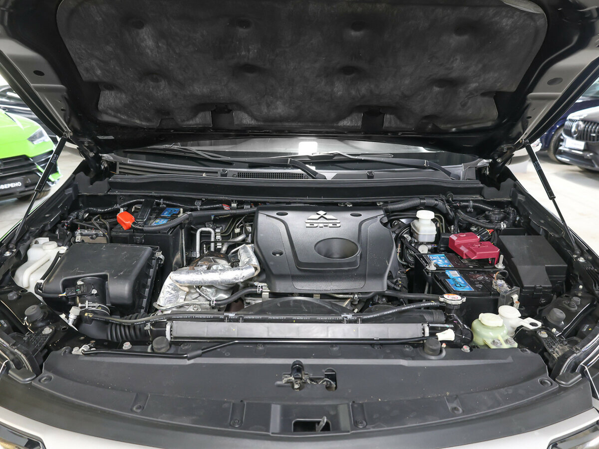 Mitsubishi Pajero Sport III