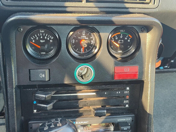 1981 Porsche 924 5-speed, красный, 1750000 рублей - вид 15