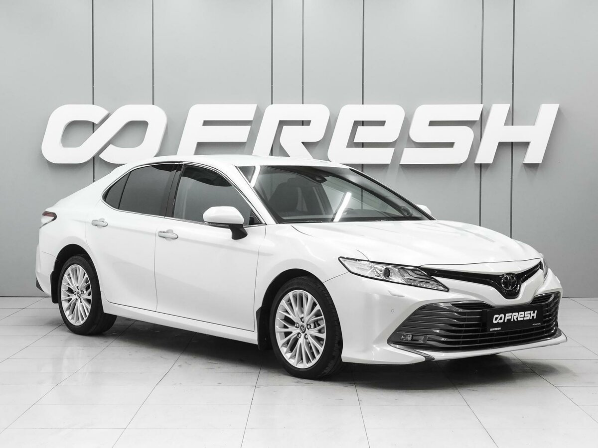Toyota Camry VIII (XV70)