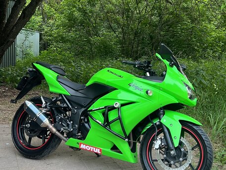 Купить мотоциклы Kawasaki Ninja 250R с пробегом 2012 года по цене