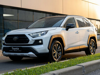2025 Toyota RAV4 V (XA50), белый, 4590000 рублей, вид 1