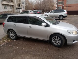 2010 Toyota Corolla Fielder X (E140, E150) Рестайлинг, серебристый, 1020000 рублей, вид 2