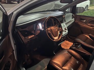 2019 Toyota Sienna III Рестайлинг 2, белый, 1400000 рублей, вид 3