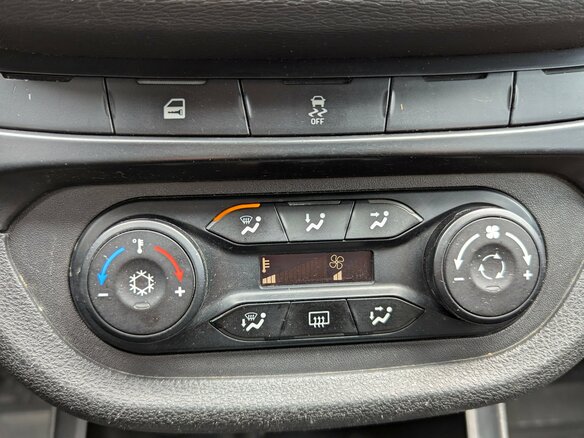 2018 Lada (ВАЗ) Vesta I, белый, 830000 рублей - вид 22