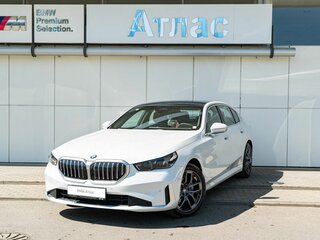 2024 BMW 5 серии Long 530Li xDrive VIII (G60/G61/G68), белый, 8650000 рублей, вид 1