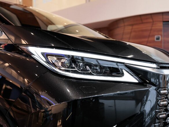 2025 Lexus LM 350h II, чёрный, 18790000 рублей - вид 5