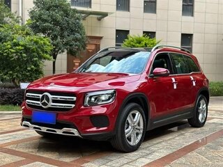 2023 Mercedes-Benz GLB 180 I (X247), красный, 2425000 рублей, вид 1