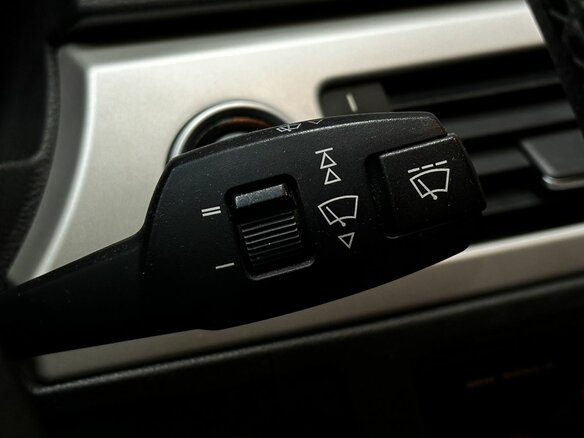 2011 BMW 3 серии 318i V (E90/E91/E92/E93) Рестайлинг, серебристый, 919777 рублей - вид 15