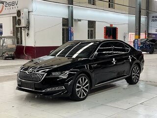 2023 Skoda Superb III Рестайлинг, чёрный, 2170000 рублей, вид 1