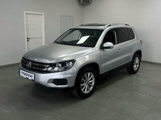 2016 Volkswagen Tiguan I Рестайлинг, серебристый, 1350000 рублей, вид 1
