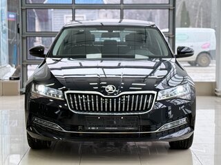 2025 Skoda Superb III Рестайлинг, чёрный, 3100000 рублей, вид 1