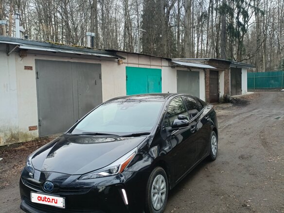 2019 Toyota Prius IV Рестайлинг (XW50), чёрный, 1700000 рублей - вид 1